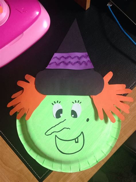 Diy witch craft with paper plates